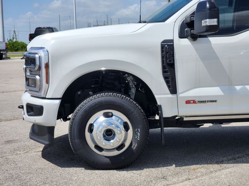 New 2026 Ford F350 Platinum AWD/4WD image 4