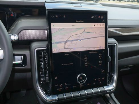New 2026 GMC Yukon XL Elevation AWD/4WD image 19
