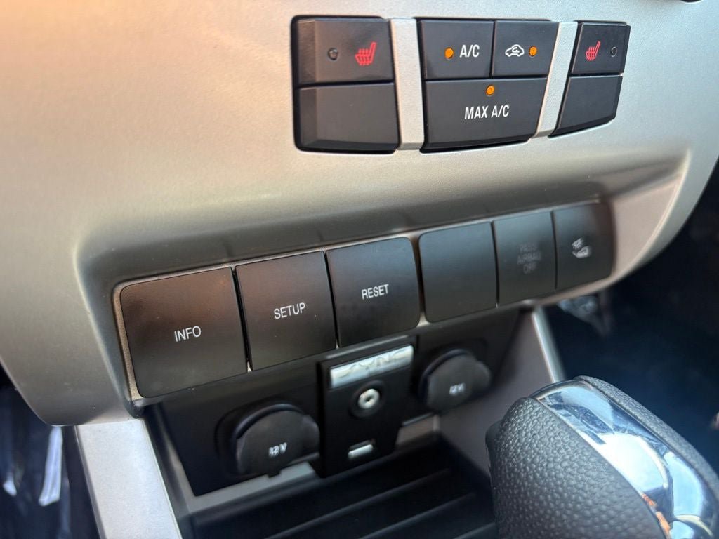Used 2009 Ford Focus SEL FWD image 23