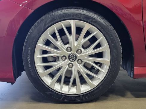 Used 2018 Toyota Camry XLE FWD image 10