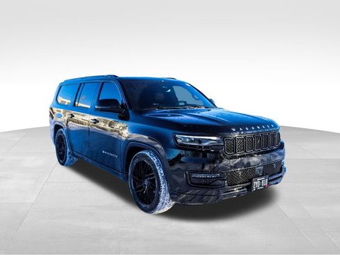 Used 2023 Jeep Wagoneer L Series III w/ Premium Group I image 7