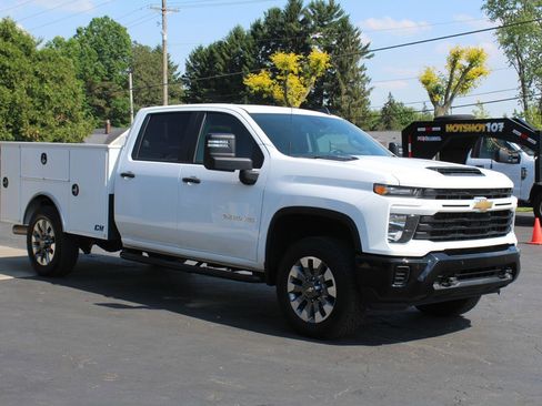 Used 2025 Chevrolet Silverado 2500 Custom w/ Custom Value Package AWD/4WD image 7