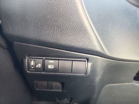Used 2023 Toyota Corolla Cross LE AWD/4WD image 14