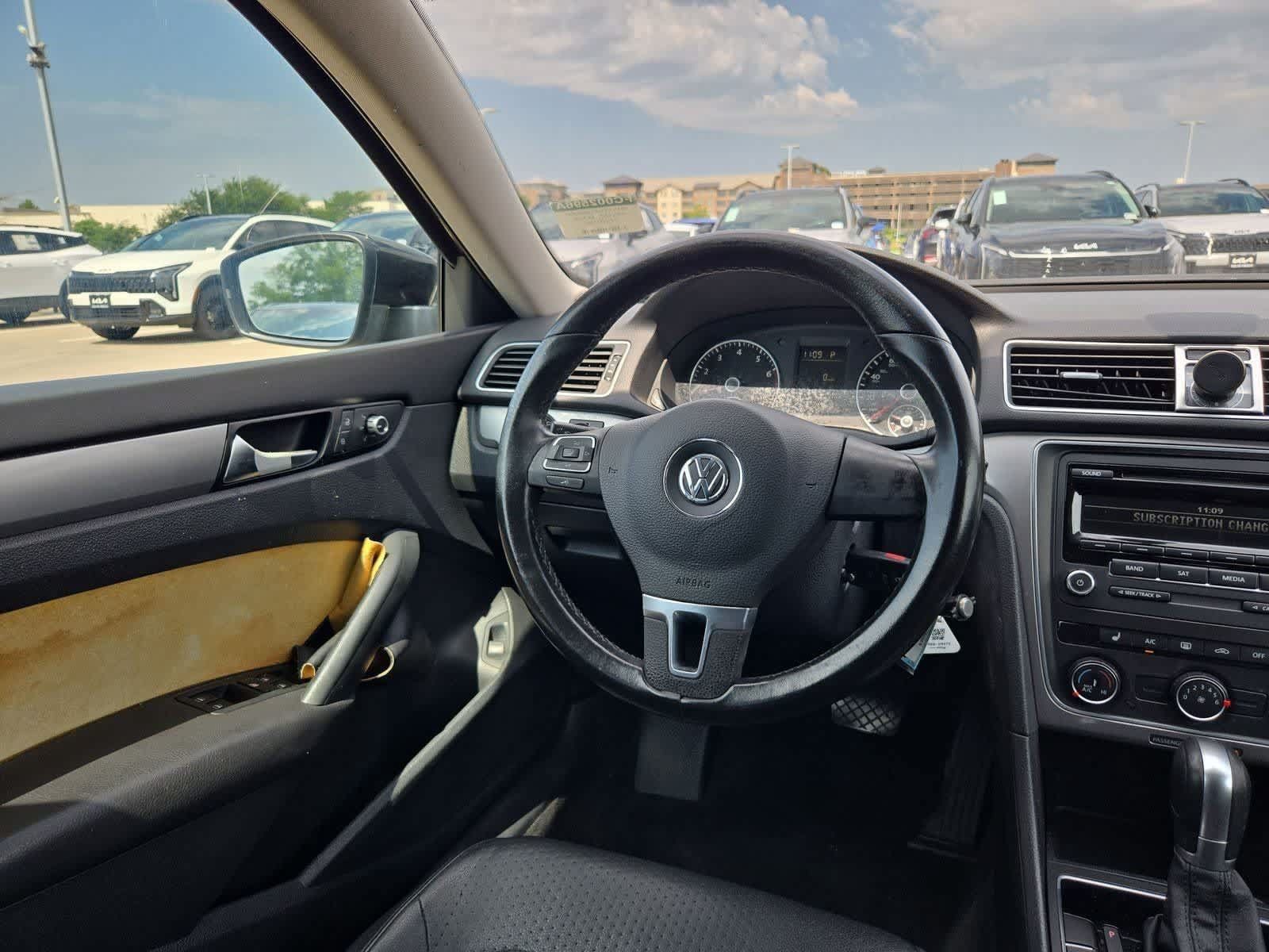 Used 2015 Volkswagen Passat 1.8T FWD image 2