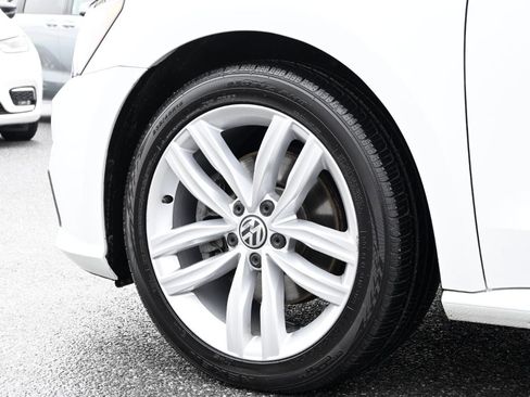 Used 2019 Volkswagen Passat 2.0T Wolfsburg w/ Wheels & Sunroof Package image 33