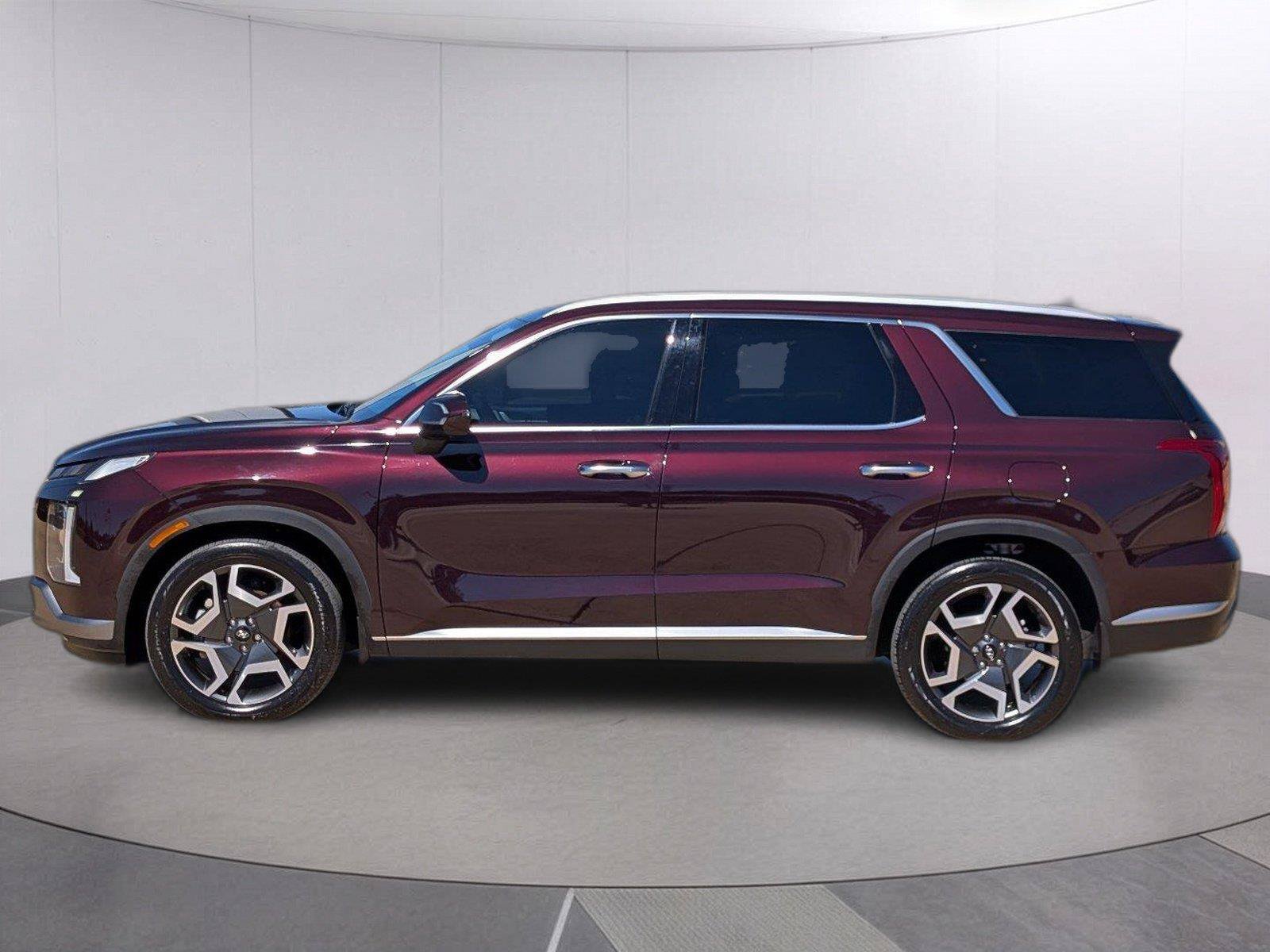 Used 2023 Hyundai Palisade SEL FWD image 2