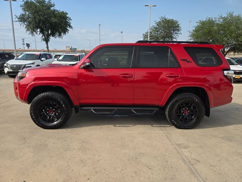Used 2024 Toyota 4Runner TRD Off-Road Premium AWD/4WD image 6