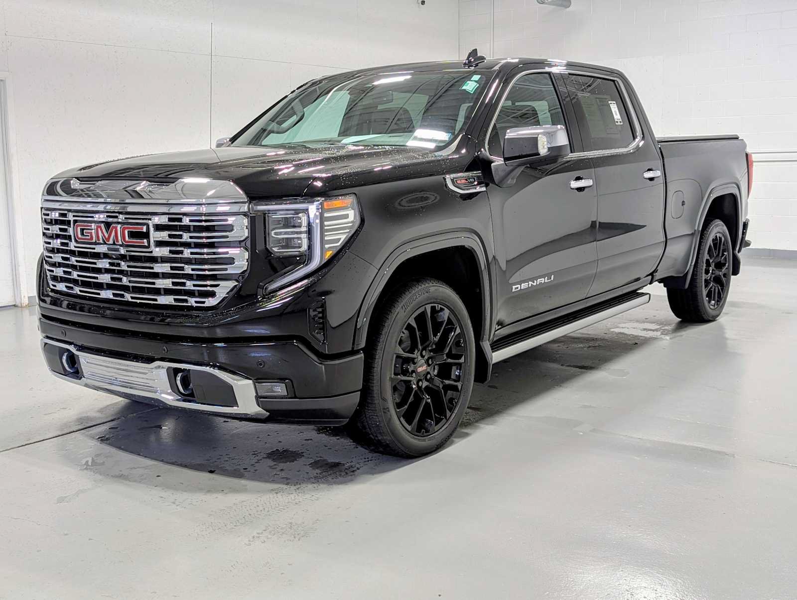 Certified 2023 GMC Sierra 1500 Denali AWD/4WD image 1
