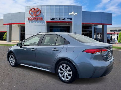 Used 2024 Toyota Corolla LE AWD/4WD image 4