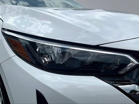 Used 2025 Nissan Sentra S FWD image 29