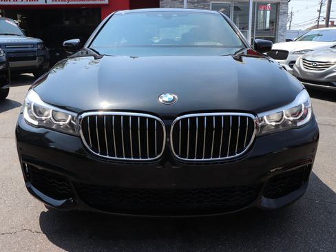 Used 2018 BMW 740i xDrive 740i xDrive Sedan image 8