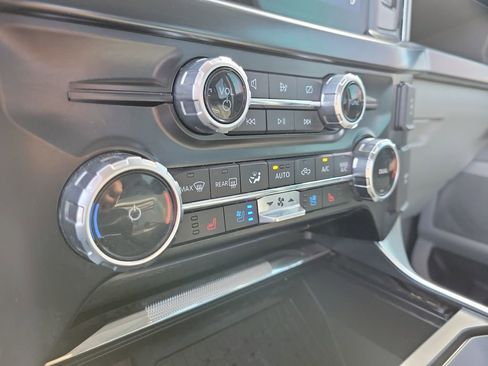 Used 2023 Ford F150 Limited image 23