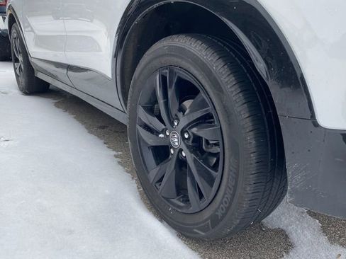 Used 2024 Buick Encore GX Sport Touring w/ Black Roof Package image 12