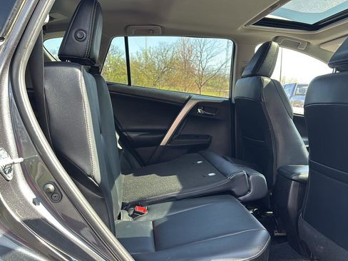 Used 2014 Toyota RAV4 Limited w/ Technology Package image 18