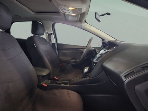 Used 2015 Ford Focus SE w/ Reverse Sensing Package FWD image 18