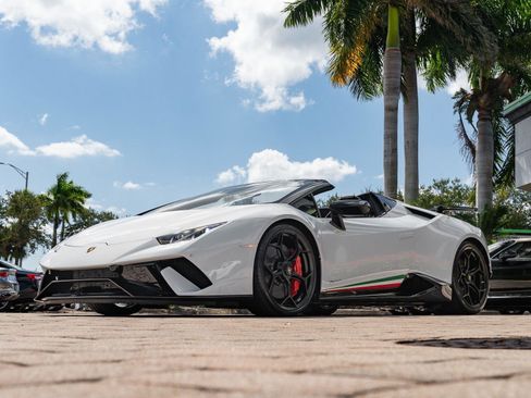 Used 2018 Lamborghini Huracan Performante image 44