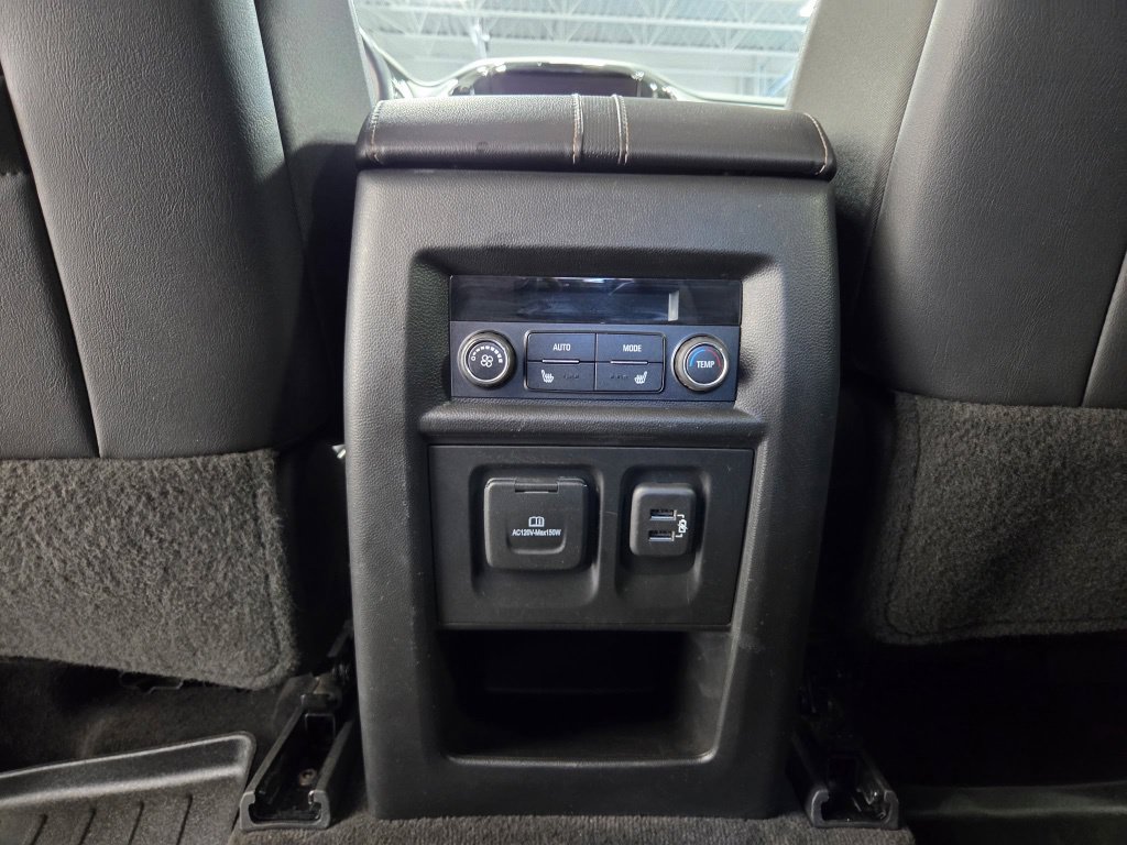 Used 2020 Chevrolet Traverse High Country w/ LPO, Floor Liner Package AWD/4WD image 25