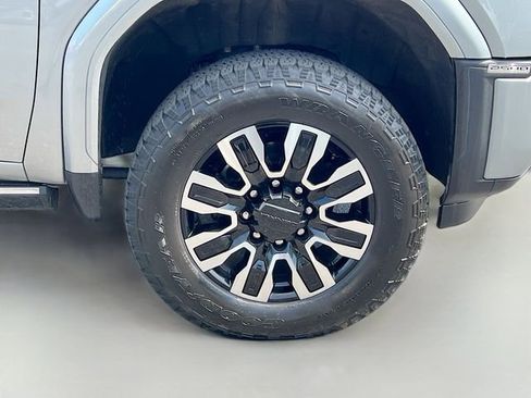 Used 2025 GMC Sierra 2500 Denali w/ Denali Reserve Package AWD/4WD image 40