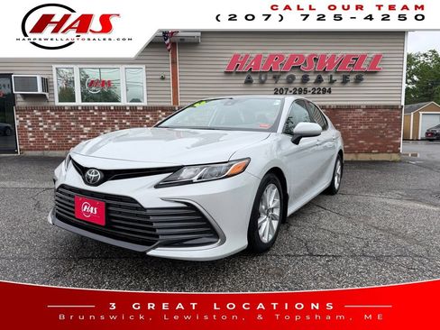 Used 2022 Toyota Camry LE w/ Carpet Mat Package (TMS) FWD image 1