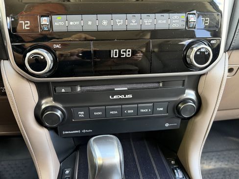 Certified 2023 Lexus GX 460 Premium w/ Premium Package AWD/4WD image 26