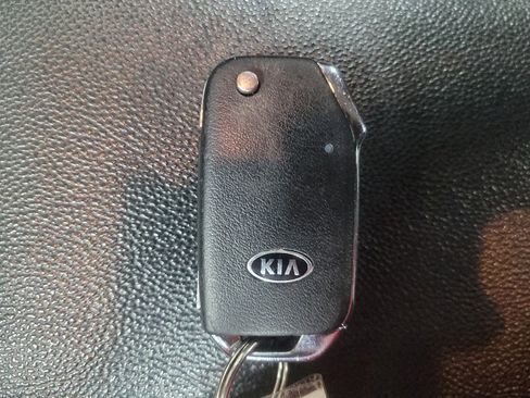 Used 2019 Kia Forte LXS FWD image 32
