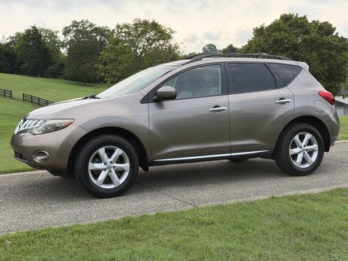 Used 2009 Nissan Murano SL w/ Technology Pkg FWD image 2