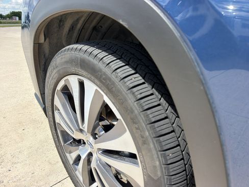 Used 2021 Subaru Ascent Limited w/ Technology Package AWD/4WD image 9
