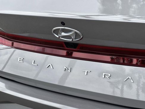 Used 2023 Hyundai Elantra SEL w/ Convenience Package image 35