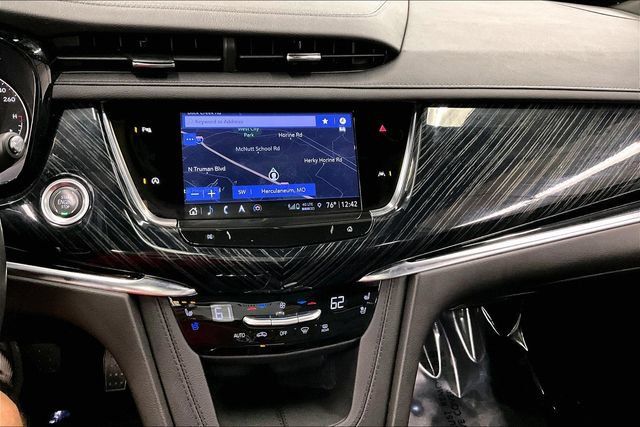 Used 2023 Cadillac XT6 Premium Luxury AWD/4WD image 31