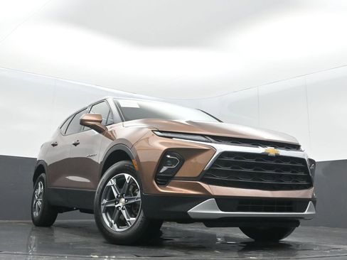 Used 2023 Chevrolet Blazer LT w/ Driver Confidence Package image 30
