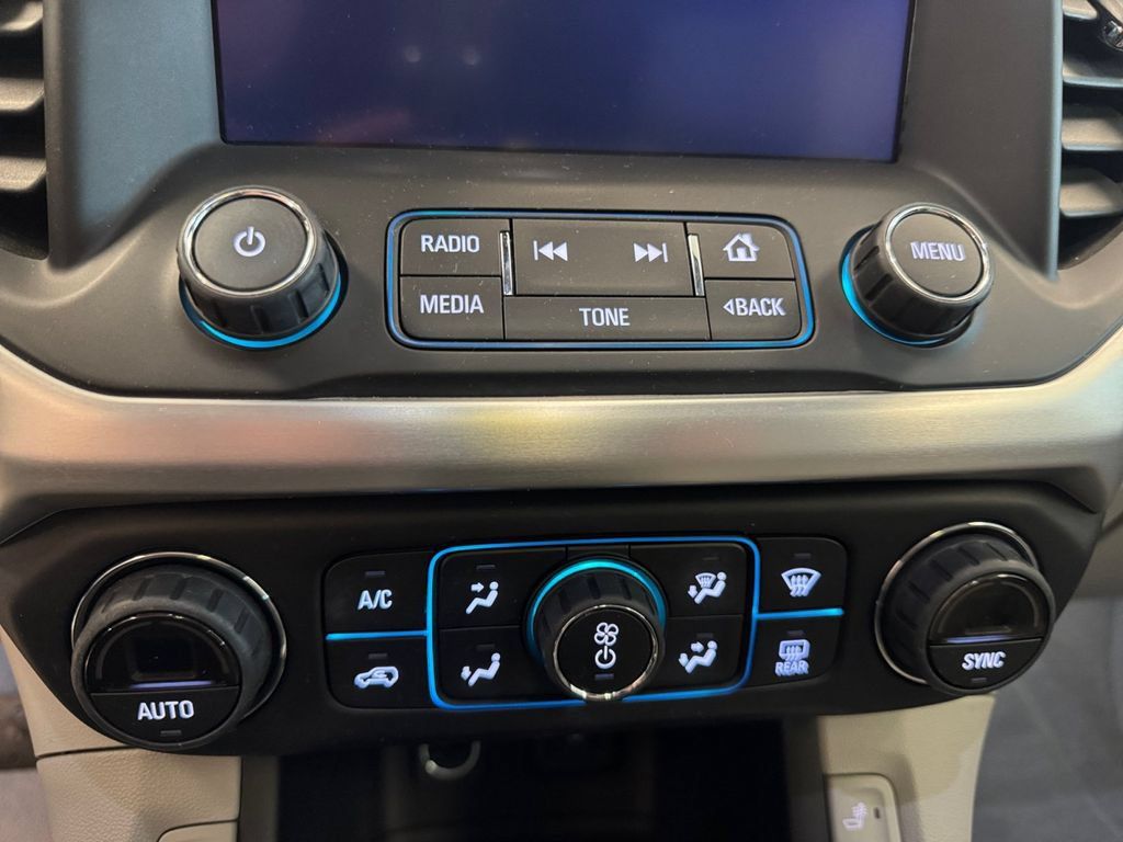Used 2017 GMC Acadia SLT AWD/4WD image 21