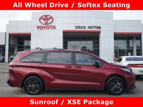 Used 2025 Toyota Sienna XSE w/ XSE Plus Package image 1