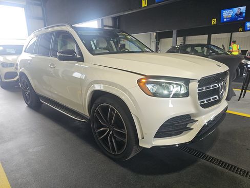 Used 2021 Mercedes-Benz GLS 580 4MATIC image 2