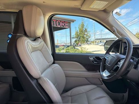 Certified 2024 Lincoln Navigator Reserve image 13