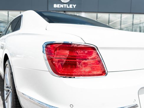 Certified 2023 Bentley Flying Spur V8 AWD/4WD image 12