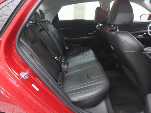 Used 2025 Hyundai Elantra Limited FWD image 11
