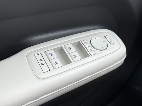 Certified 2026 Hyundai Santa Fe SEL FWD image 18