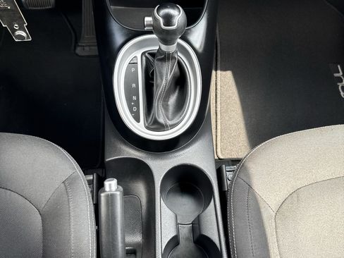 Used 2018 Kia Soul + FWD image 29