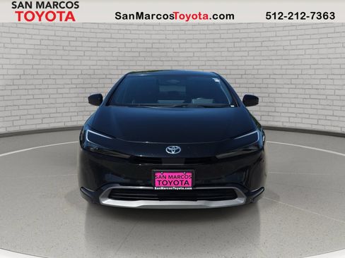 Used 2024 Toyota Prius XLE FWD image 2