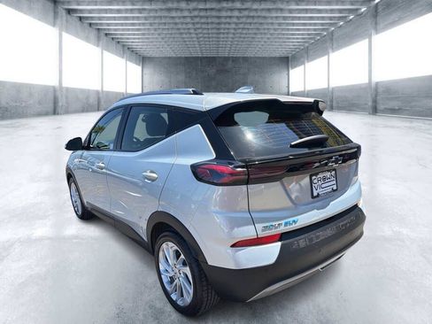 Used 2023 Chevrolet Bolt EUV LT w/ Driver Confidence Package FWD image 4