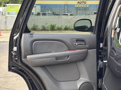 Used 2013 Chevrolet Tahoe LT w/ Luxury Package AWD/4WD image 14