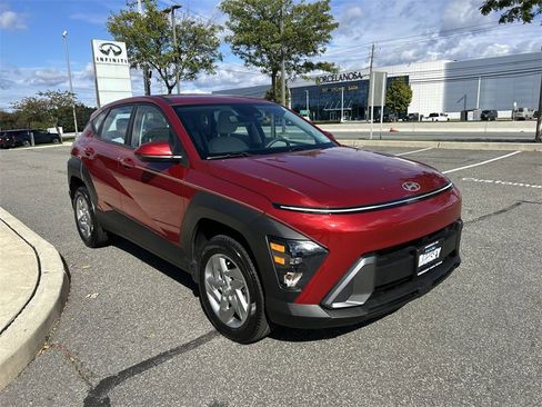 Used 2024 Hyundai Kona SE image 3