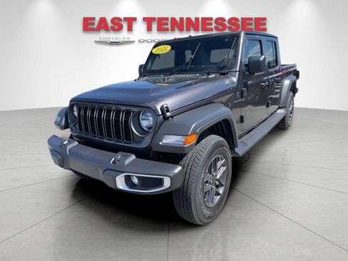 New 2025 Jeep Gladiator Sport image 7