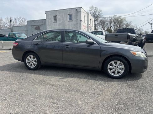 Used 2010 Toyota Camry XLE FWD image 7