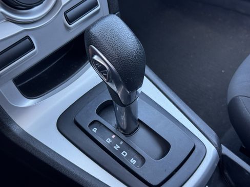 Used 2019 Ford Fiesta SE image 12