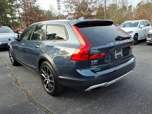Used 2020 Volvo V90 T6 Cross Country image 6