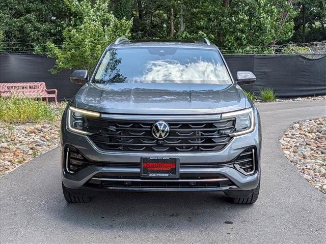 Certified 2025 Volkswagen Atlas SEL Premium R-Line AWD/4WD image 8