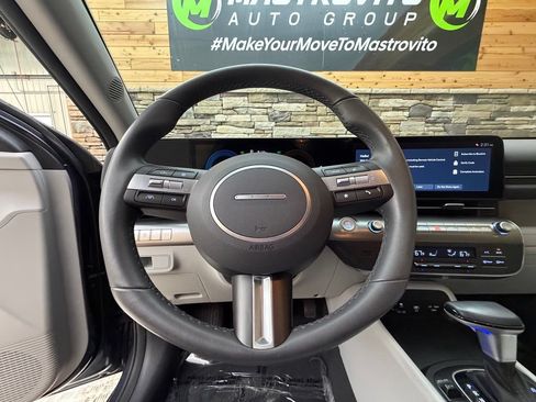 Used 2024 Hyundai Kona SEL AWD/4WD image 35
