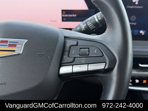 Used 2025 Cadillac XT4 Premium Luxury FWD image 17