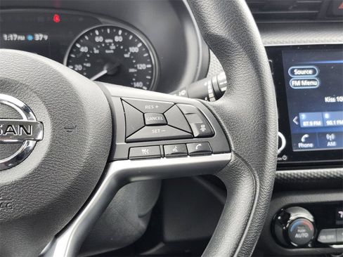 Used 2021 Nissan Kicks SV image 27